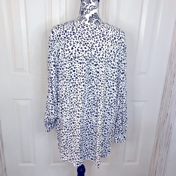 Carolina Belle black and white heart print long line loose blouse - Picture 5 of 7